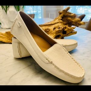 UGG- NEW-Ladies  Loafers -Sz 9